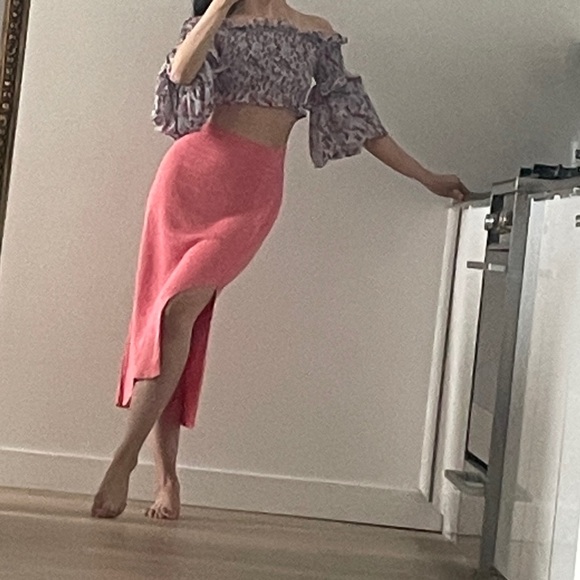 Lulu’s off shoulder top - Picture 2 of 3